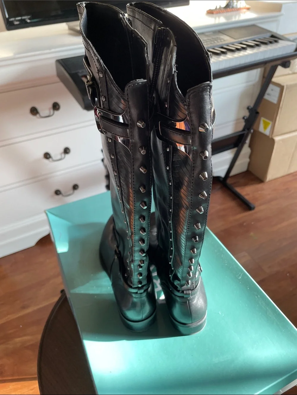 Gianni Bini sleek black